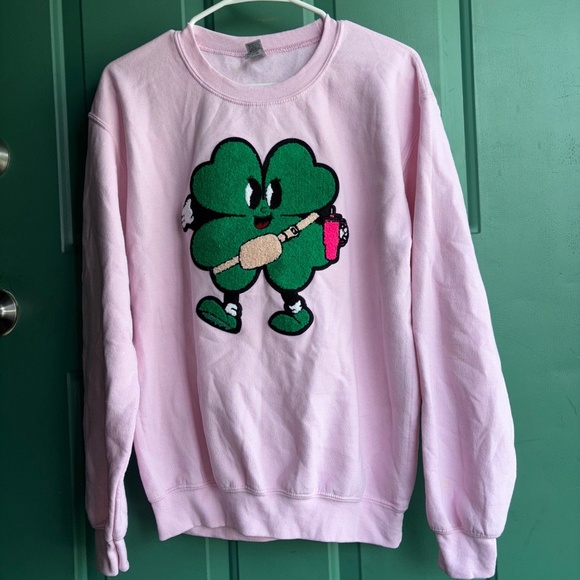 Gildan small St. Patrick day sweatshirt - Picture 2 of 6